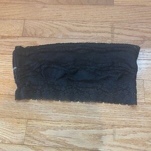 Scalloped Lace Bandeau Strapless in black Size Medium